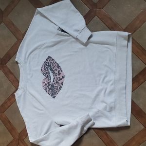 Wildfox Light tan top with dusty pink cheetah print lips